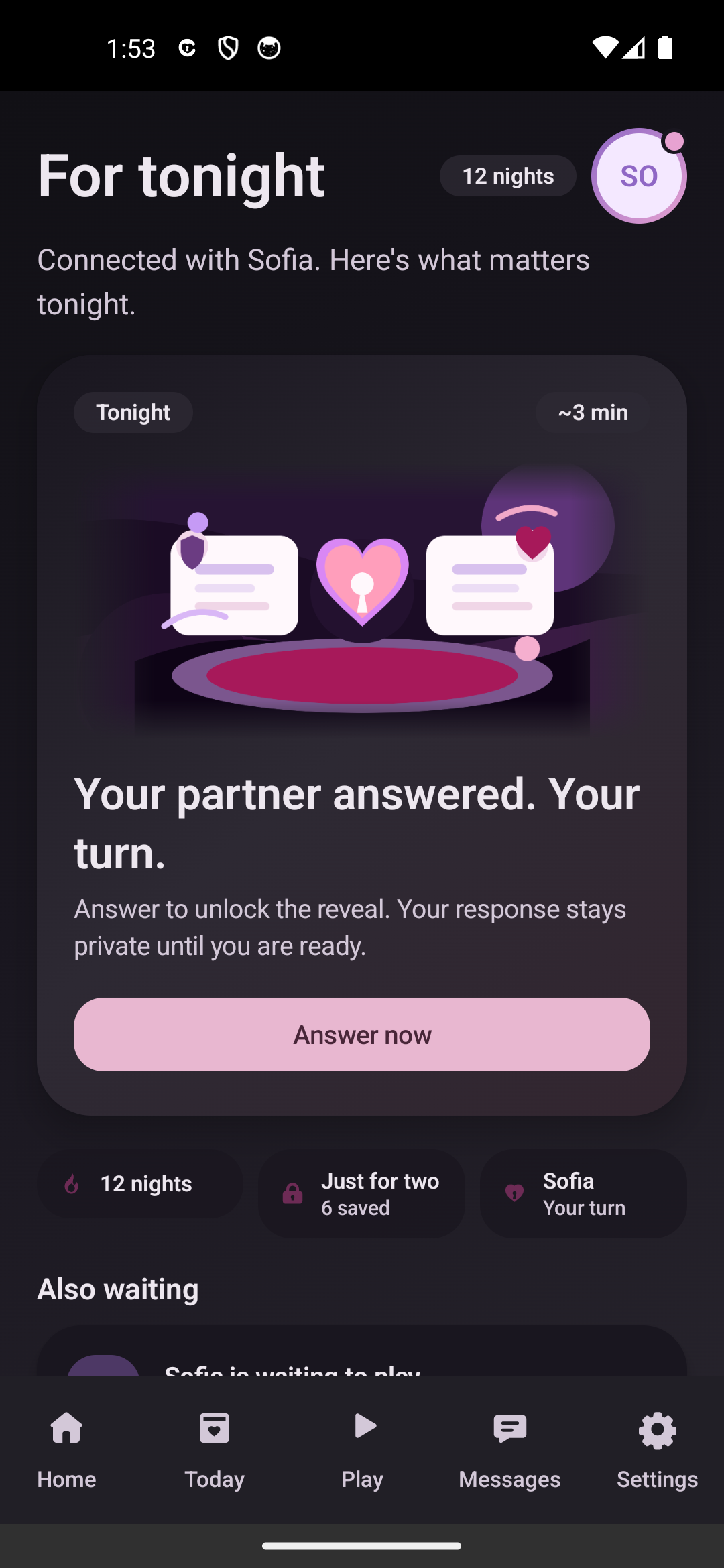 Home screen waiting for the daily question answer in dark mode